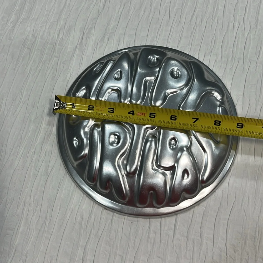 Wilton‎ mold  Happy Birthday cake mold